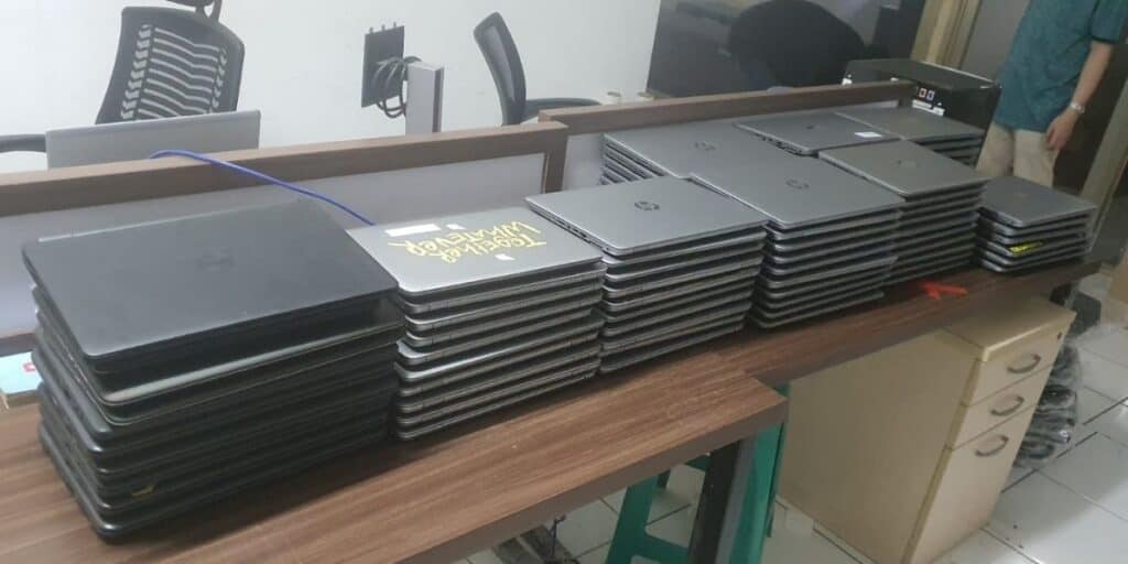 lelangan laptop bekas kantor